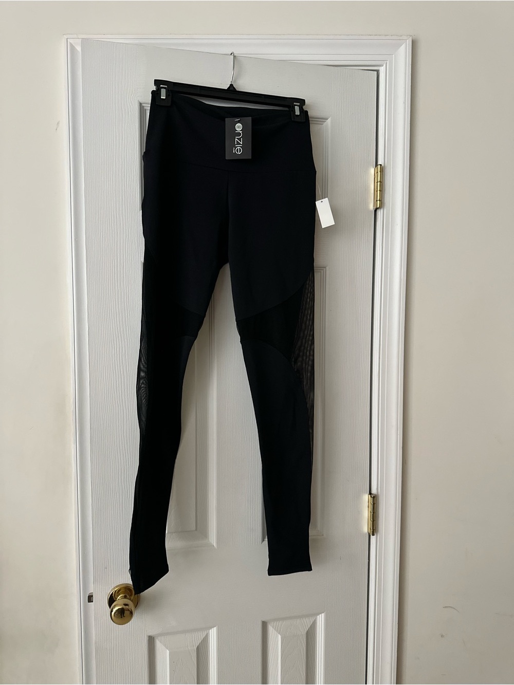 NWT Onzie Flow High Rise Stirrup Leggings with Mesh M/L BLACK